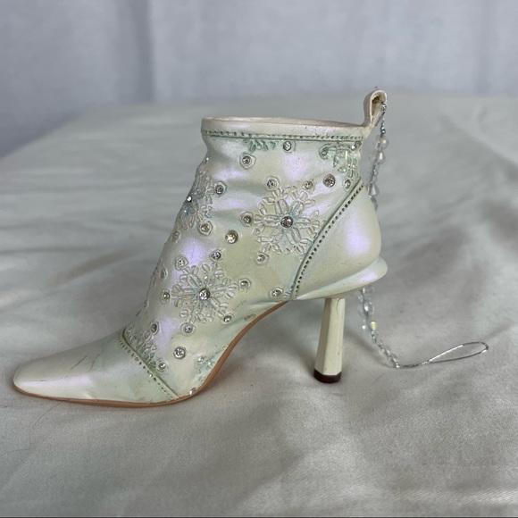 Collection of 4 Antique Just the Right Shoes - Picture 2 of 15